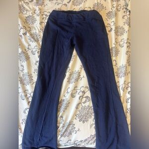I’m selling these medium sized flare tight sweats from forever 21, dark blue